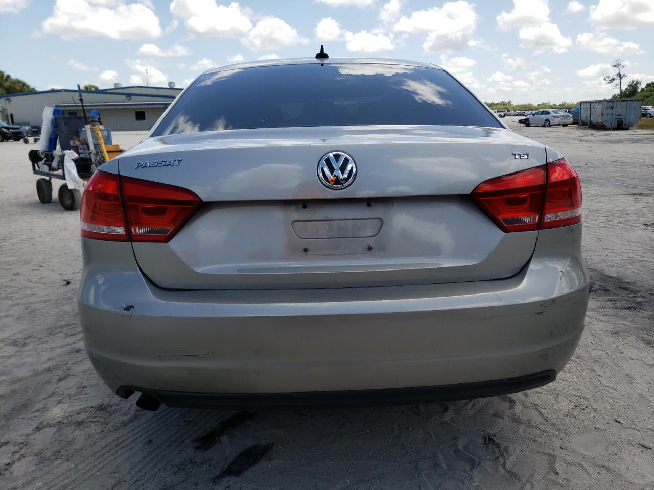 1VWAS7A38EC095779 2014 Volkswagen Passat S