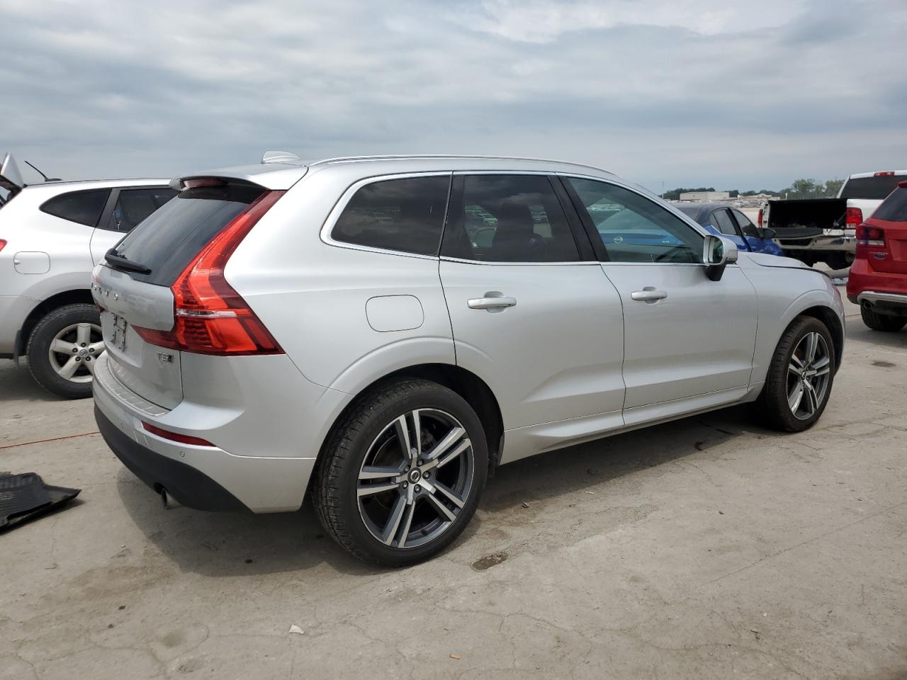 2021 Volvo Xc60 T5 Momentum vin: YV4102RK3M1682261