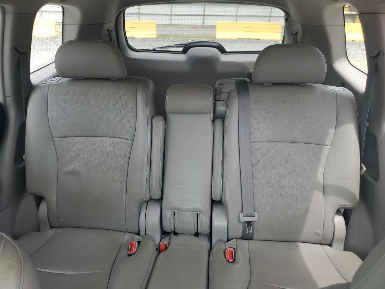 5TDYK3EH0BS044349 2011 Toyota Highlander Limited