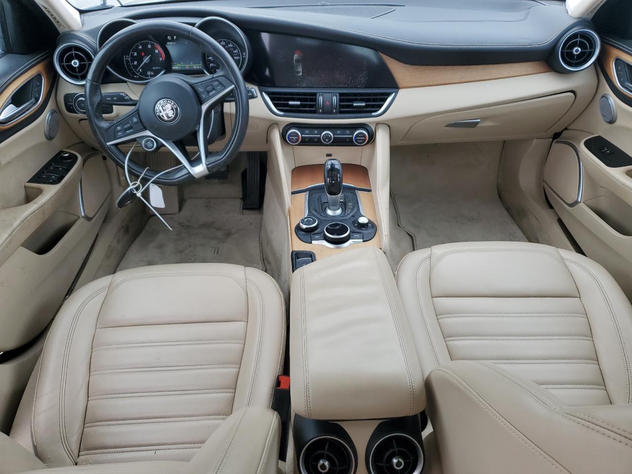 ZARFAEEN8H7549799 2017 Alfa Romeo Giulia Ti Q4