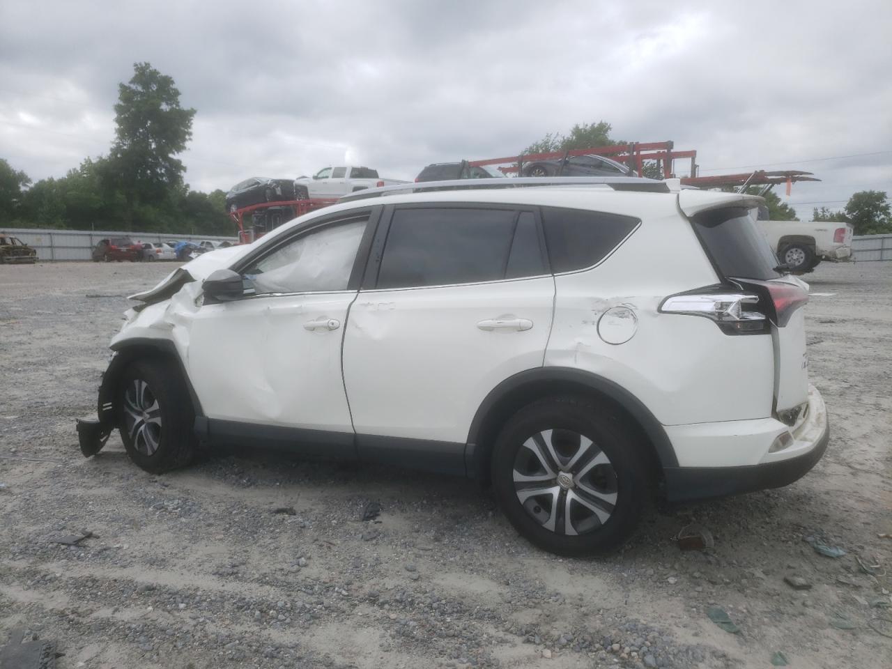 JTMZFREV9HJ130623 2017 Toyota Rav4 Le