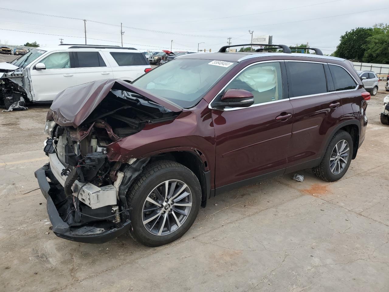 5TDJZRFH5KS990591 2019 Toyota Highlander Se