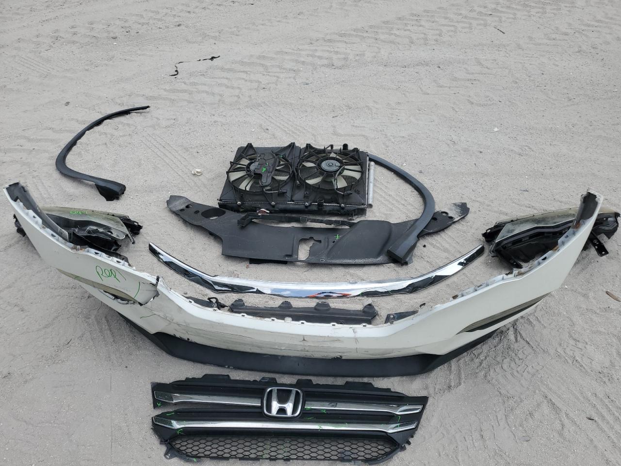 5FNYF5H35GB016008 2016 Honda Pilot Ex