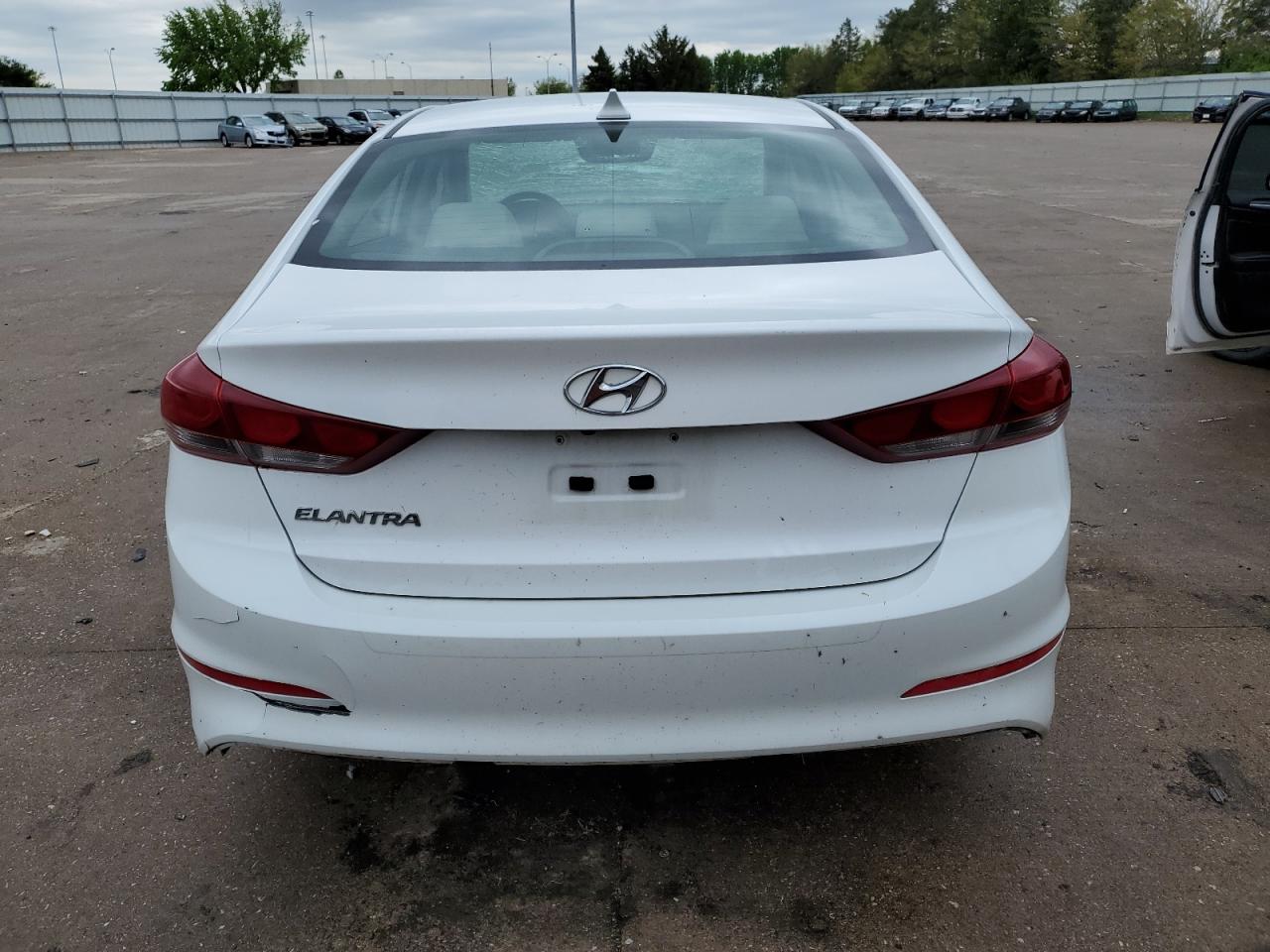 5NPD84LFXHH011667 2017 Hyundai Elantra Se