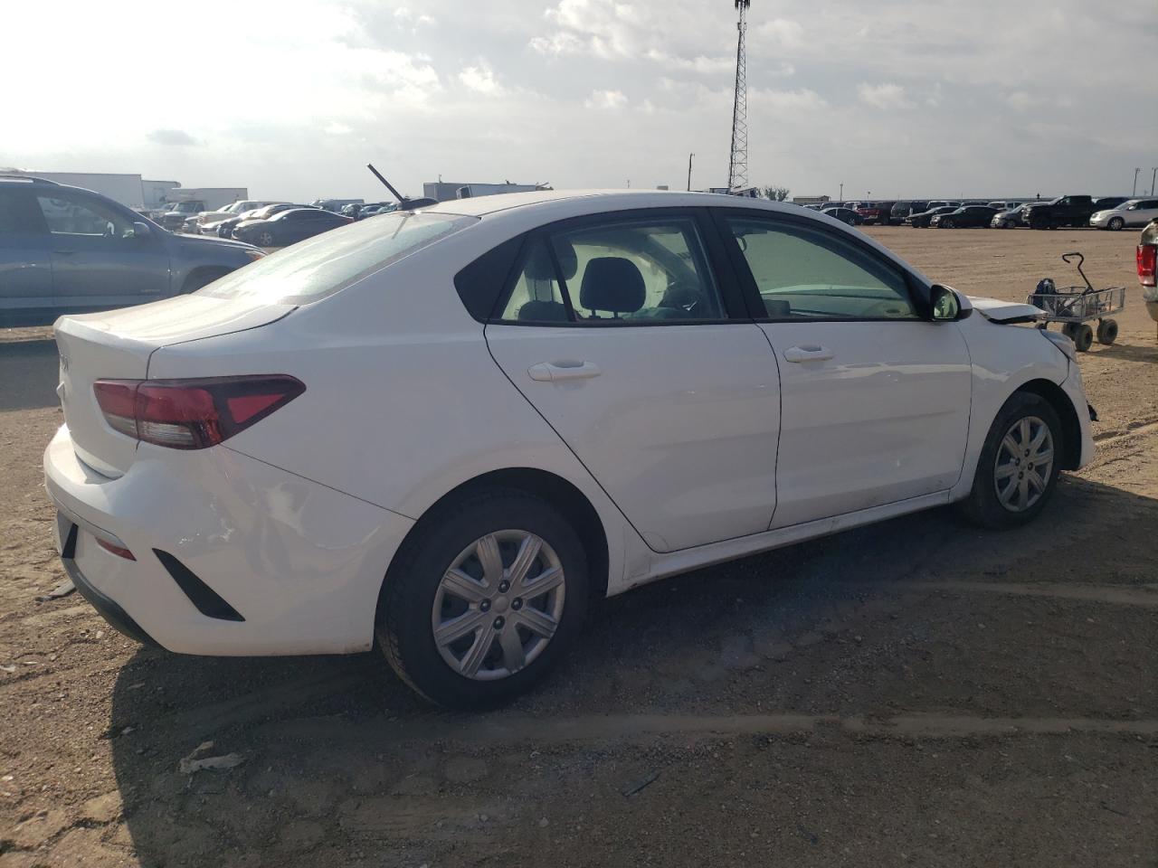 3KPA24AD0NE435512 2022 Kia Rio Lx