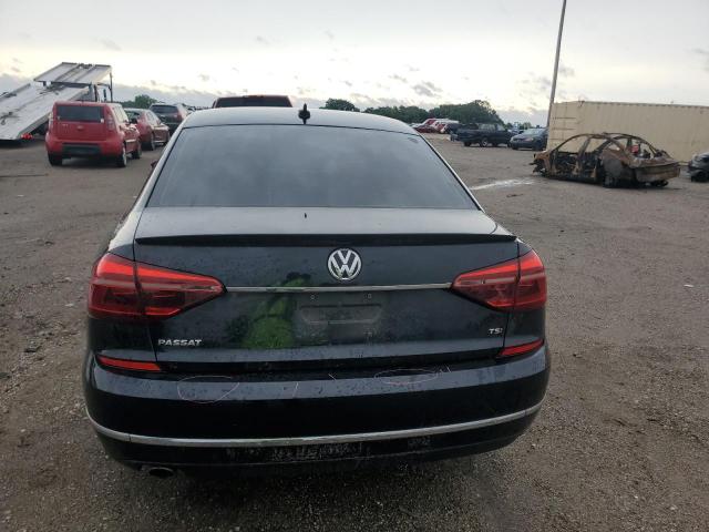  VOLKSWAGEN PASSAT 2017 Чорний