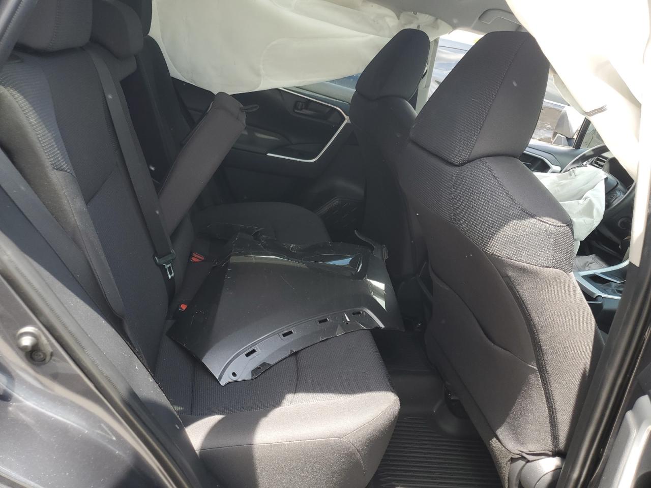 2T3G1RFV5LW130388 2020 Toyota Rav4 Le