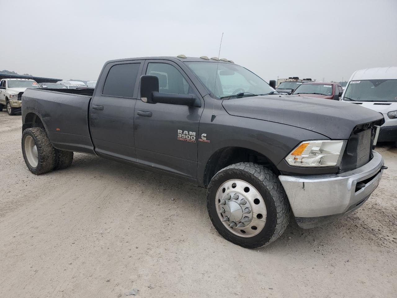 3C63RRGLXJG168739 2018 Ram 3500 St