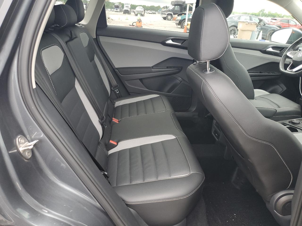 3VV2X7B27NM033756 2022 Volkswagen Taos Sel