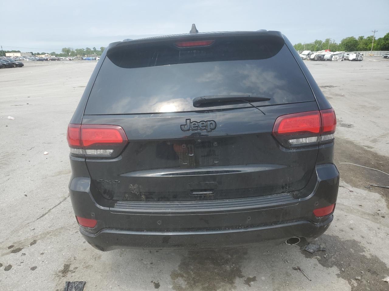 1C4RJFAG0JC123137 2018 Jeep Grand Cherokee Laredo