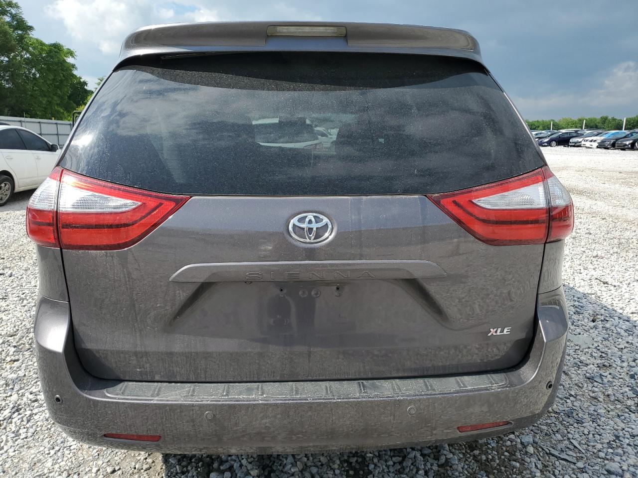 5TDYZ3DC6HS826472 2017 Toyota Sienna Xle