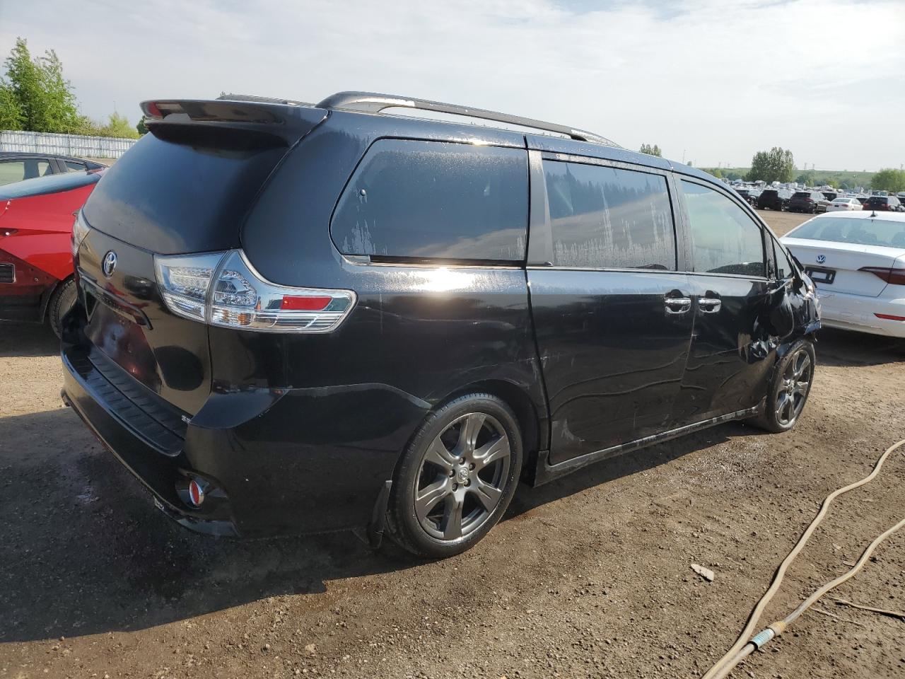 5TDXZ3DC3HS818728 2017 Toyota Sienna Se