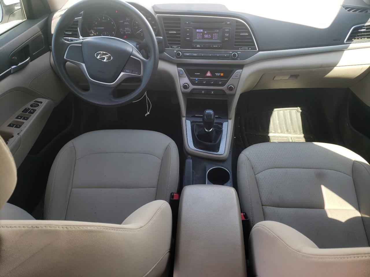 5NPD74LF9JH355984 2018 Hyundai Elantra Se