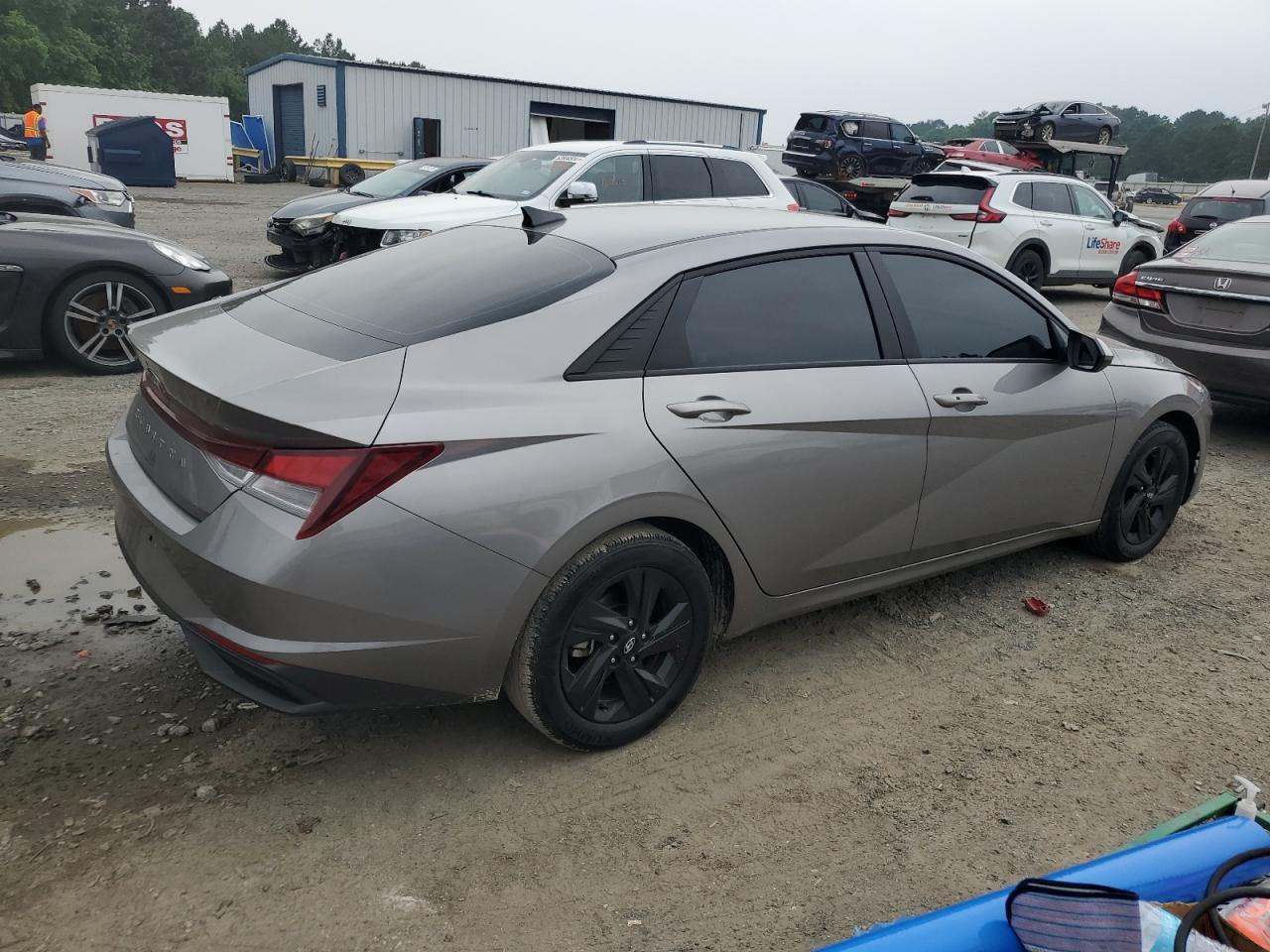 KMHLM4AGXPU520595 2023 Hyundai Elantra Sel