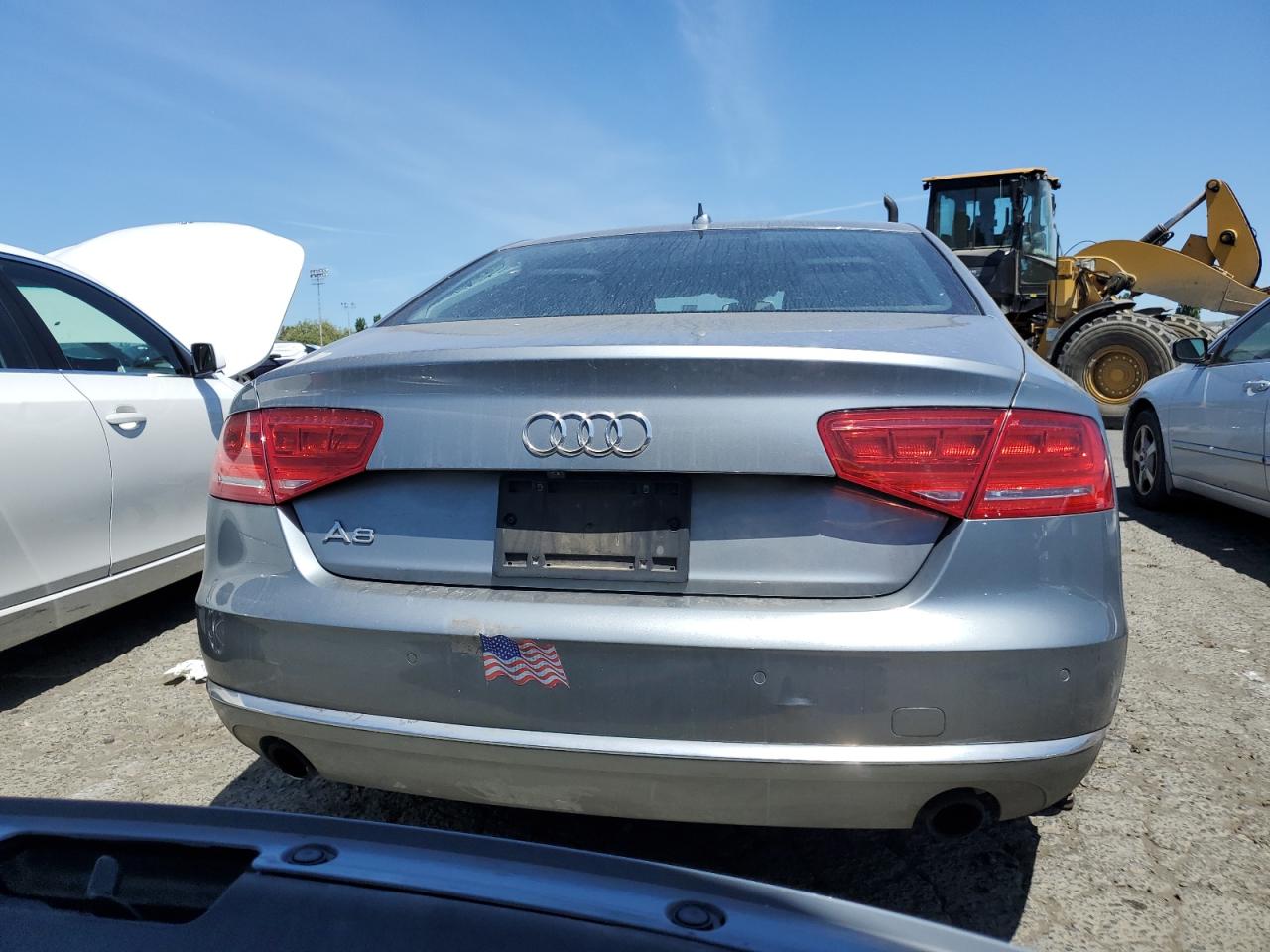 2014 Audi A8 Quattro vin: WAUAGAFDXEN003009