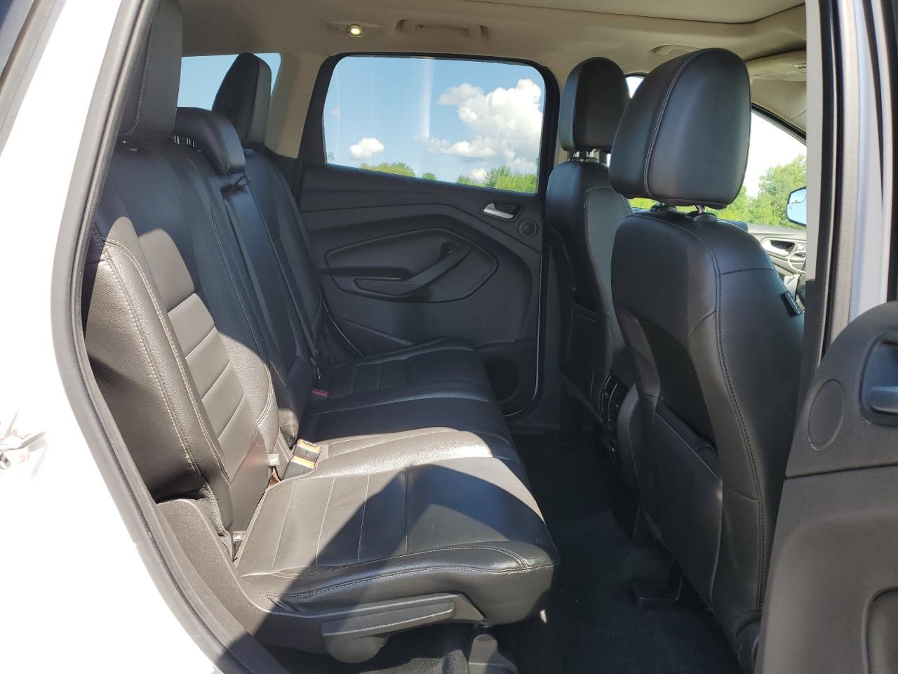 1FMCU9J97FUB58917 2015 Ford Escape Titanium