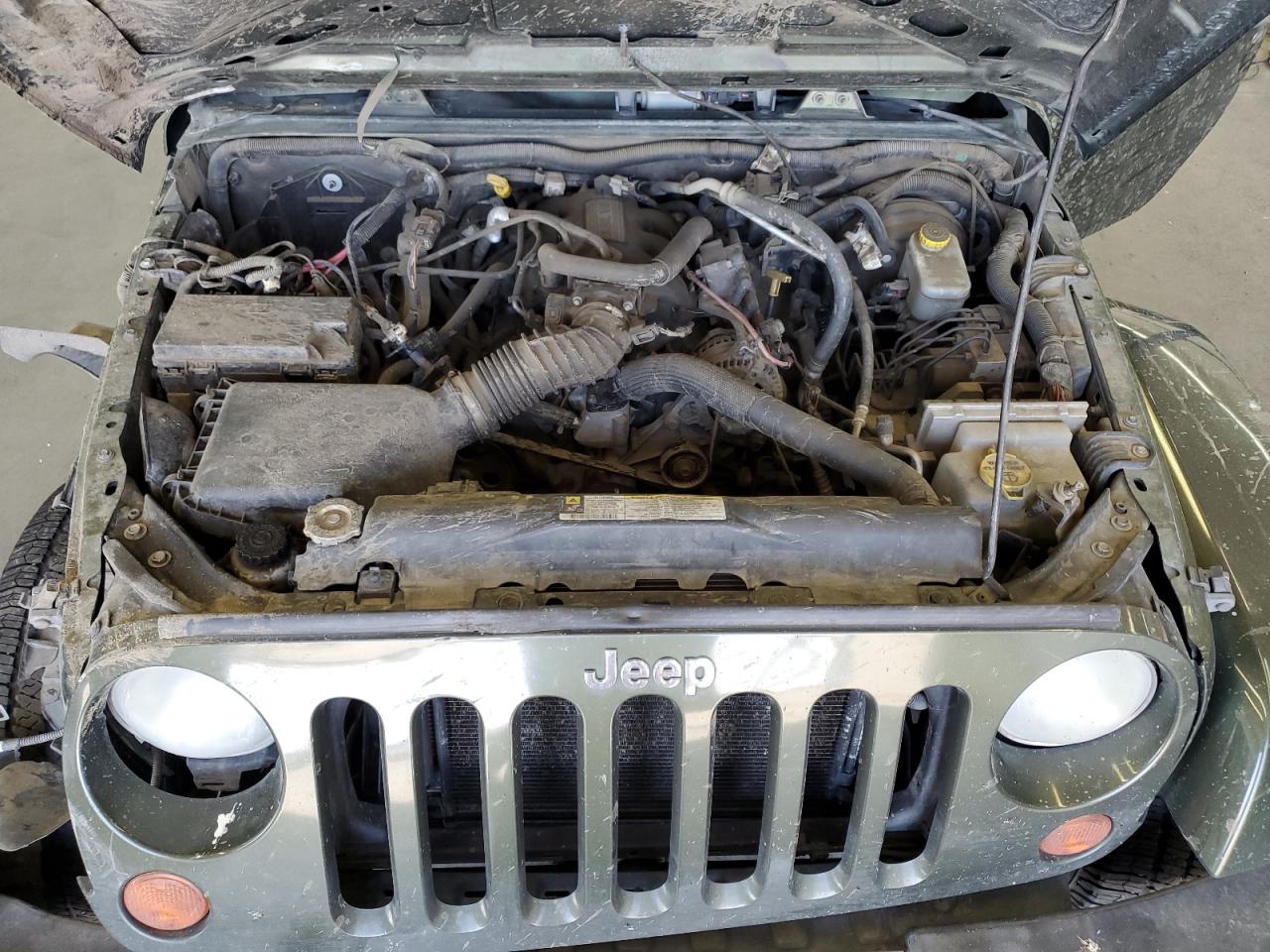 1J4GA59118L613561 2008 Jeep Wrangler Unlimited Sahara