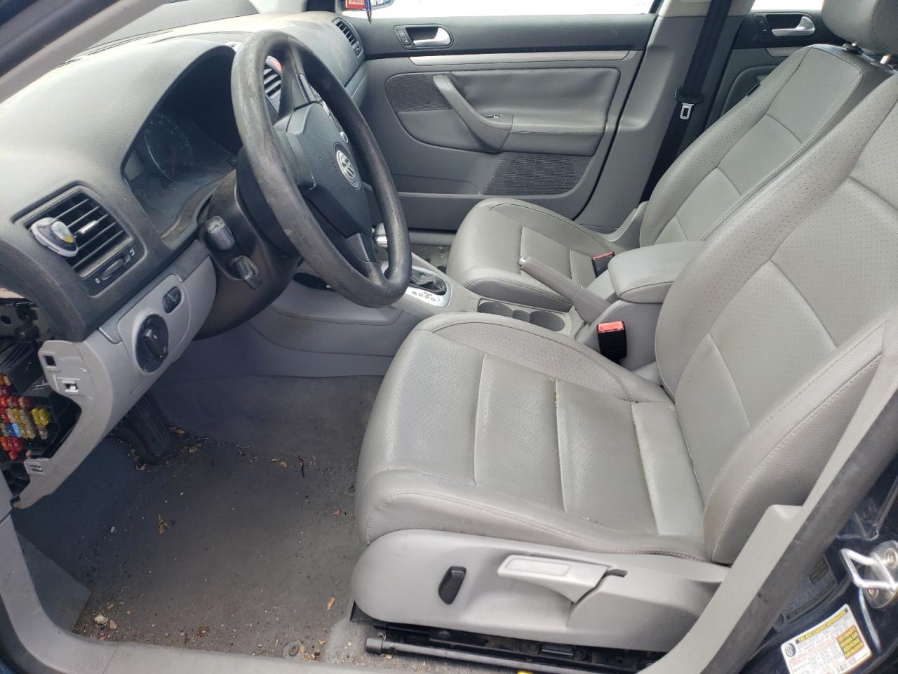 3VWSF81K46M683085 2006 Volkswagen Jetta 2.5 Option Package 1