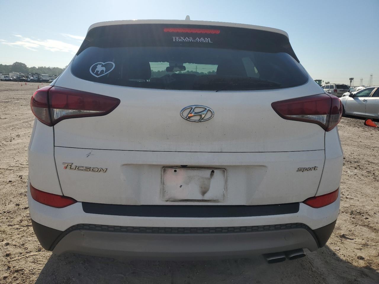 KM8J33AL1JU805159 2018 Hyundai Tucson Sport