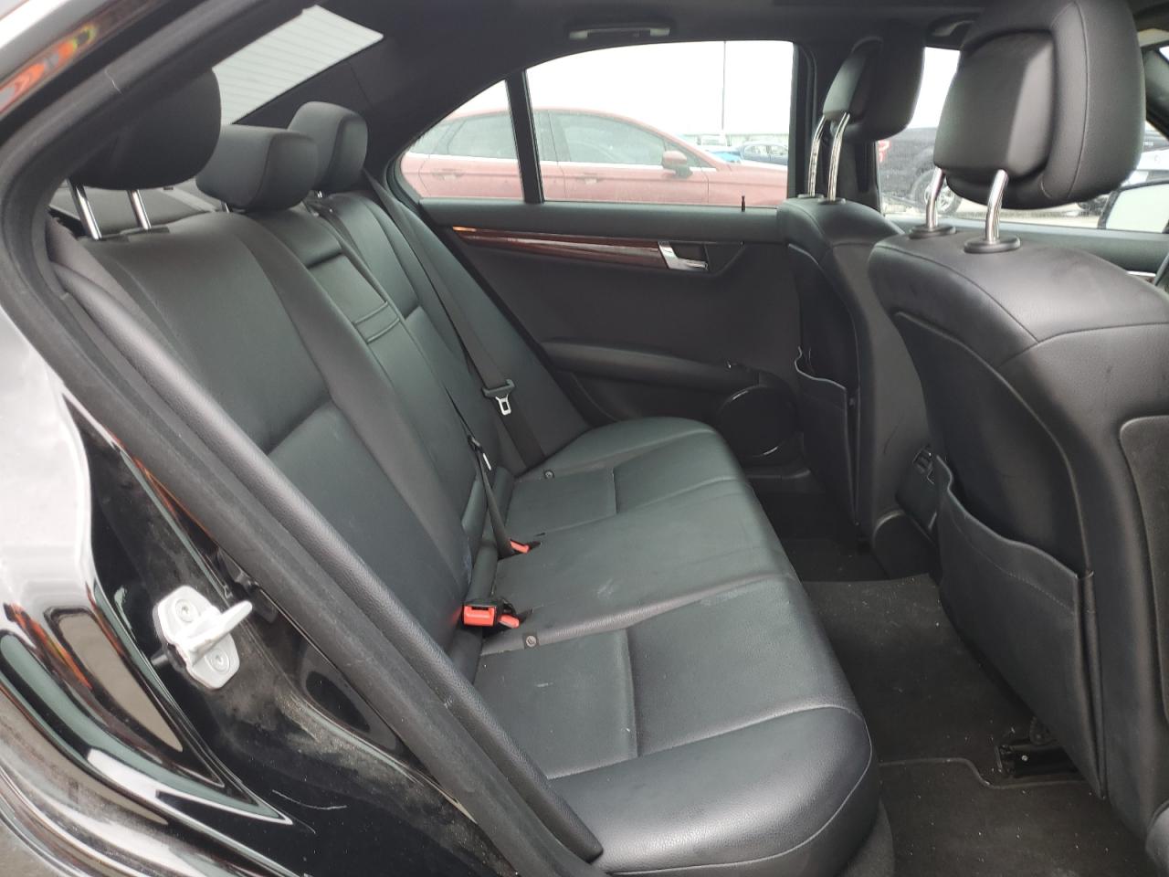 WDDGF5EB2BA515539 2011 Mercedes-Benz C 300