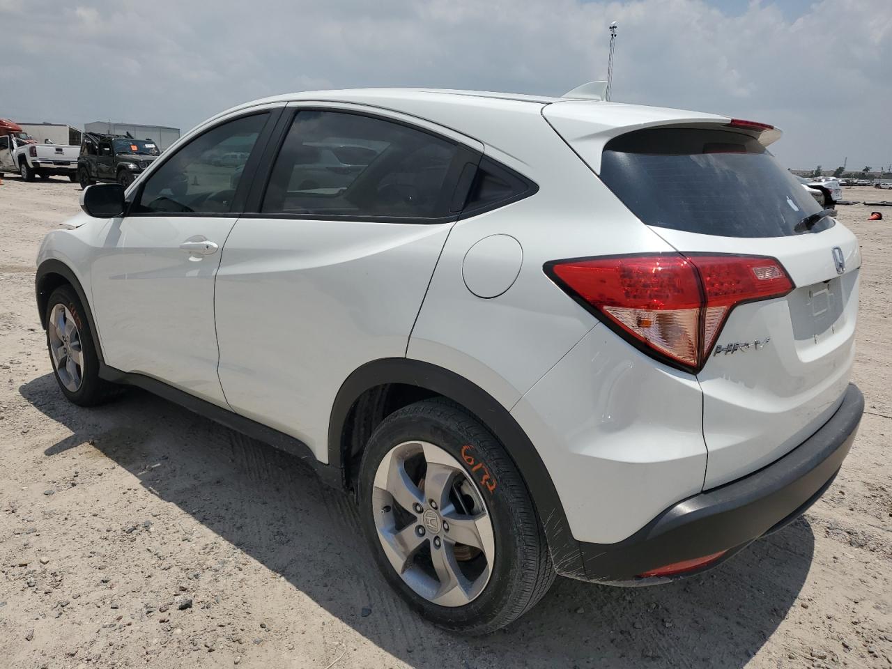 3CZRU5H38HM702240 2017 Honda Hr-V Lx