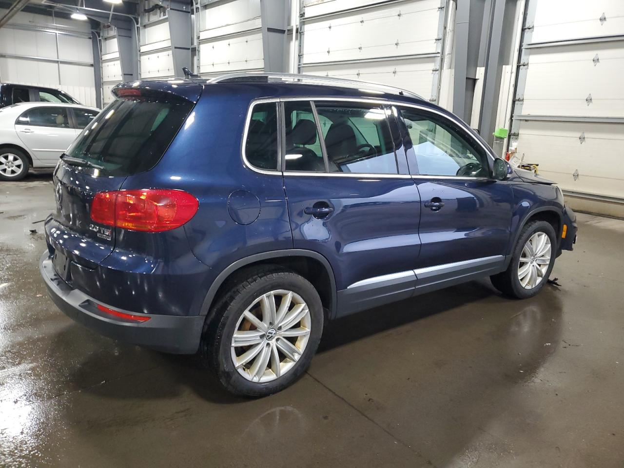 2013 Volkswagen Tiguan S vin: WVGBV3AX3DW611839