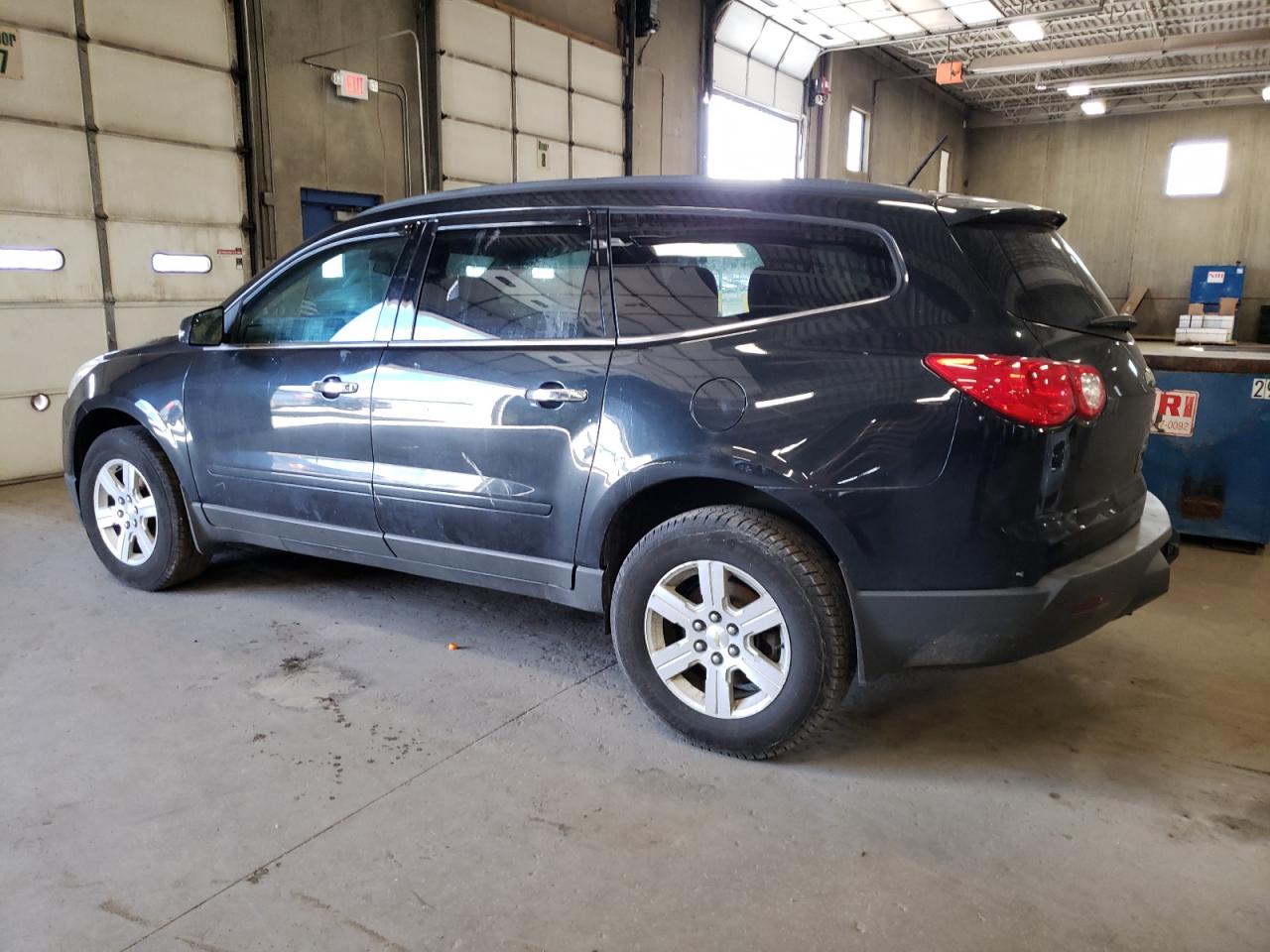 1GNKRGED8BJ128977 2011 Chevrolet Traverse Lt