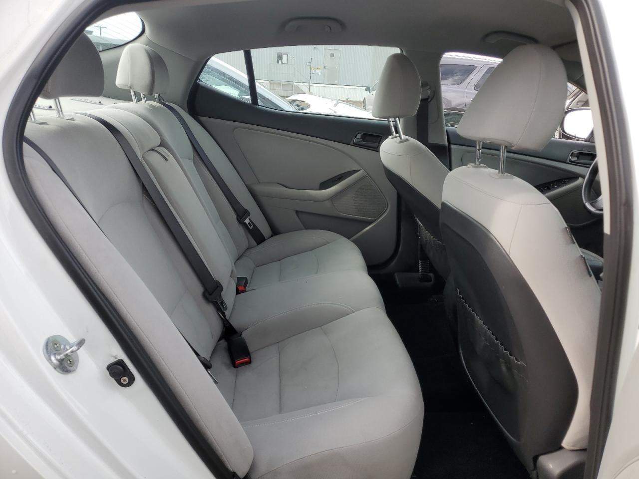 KNAGM4A75F5665099 2015 Kia Optima Lx