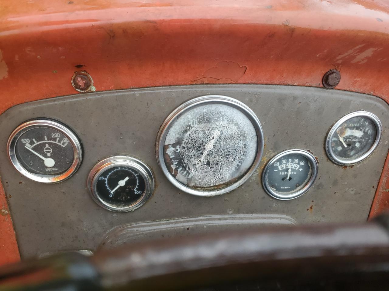 37112600U1 1975 Maserati Tractor