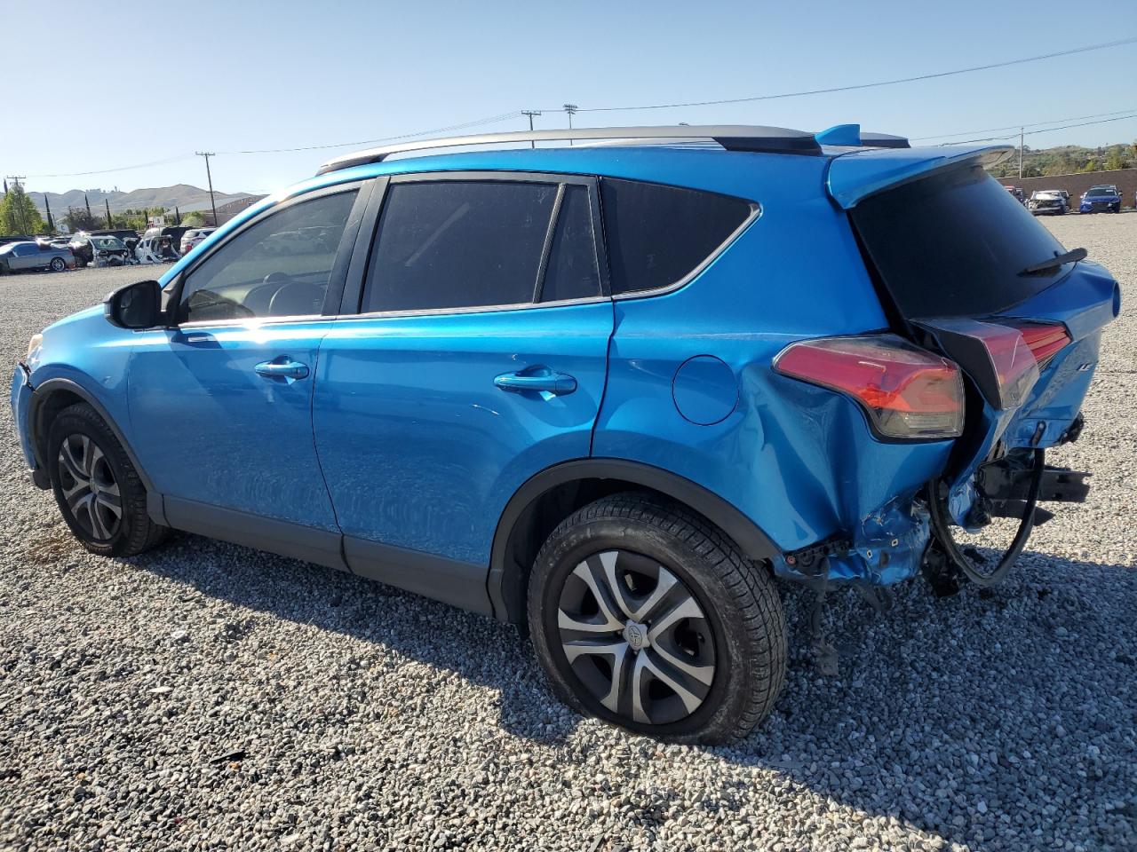 JTMZFREV2HJ125604 2017 Toyota Rav4 Le