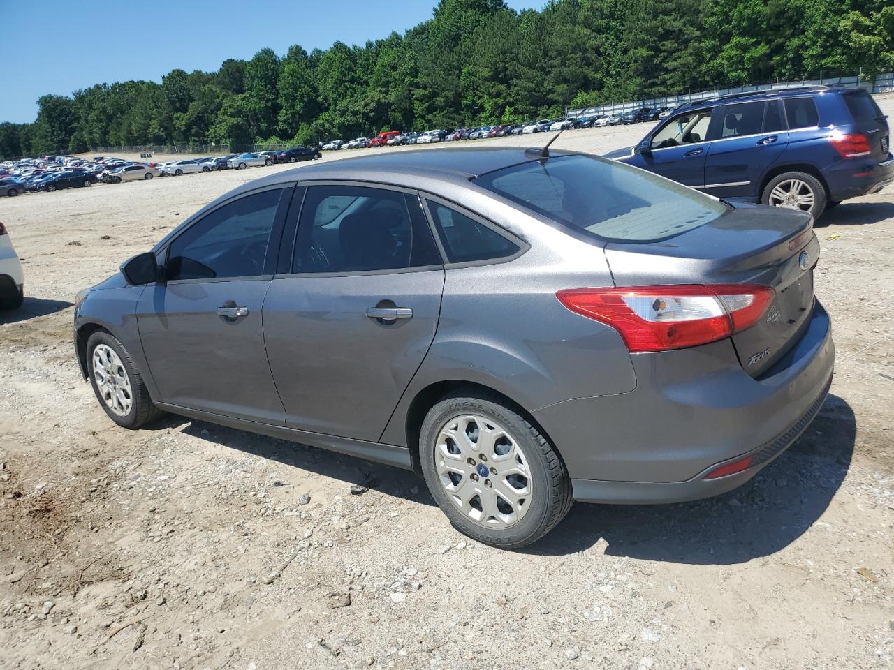 1FAHP3F25CL463883 2012 Ford Focus Se