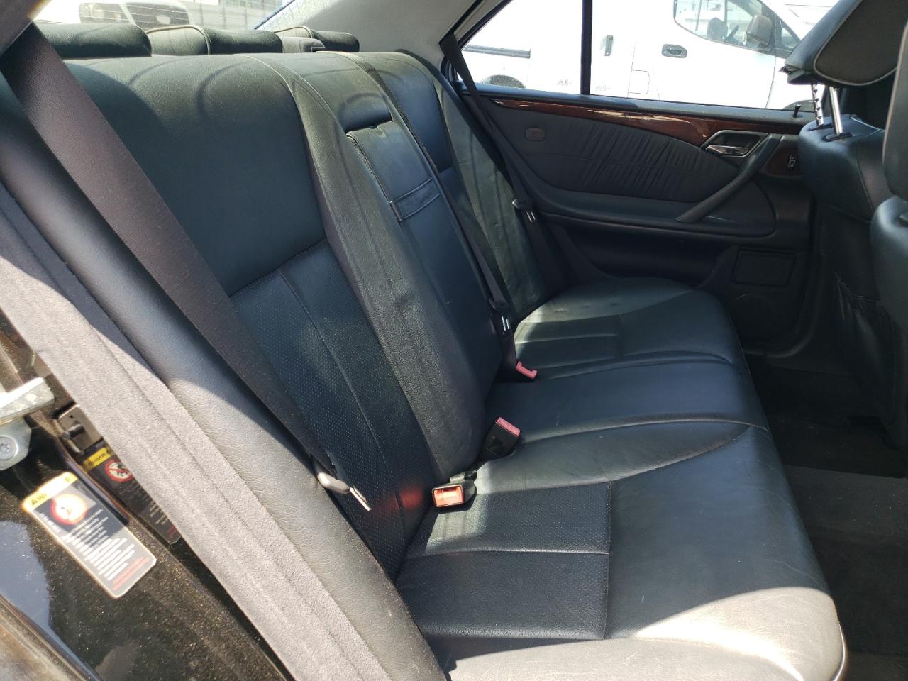 WDBJF65J41B366877 2001 Mercedes-Benz E 320