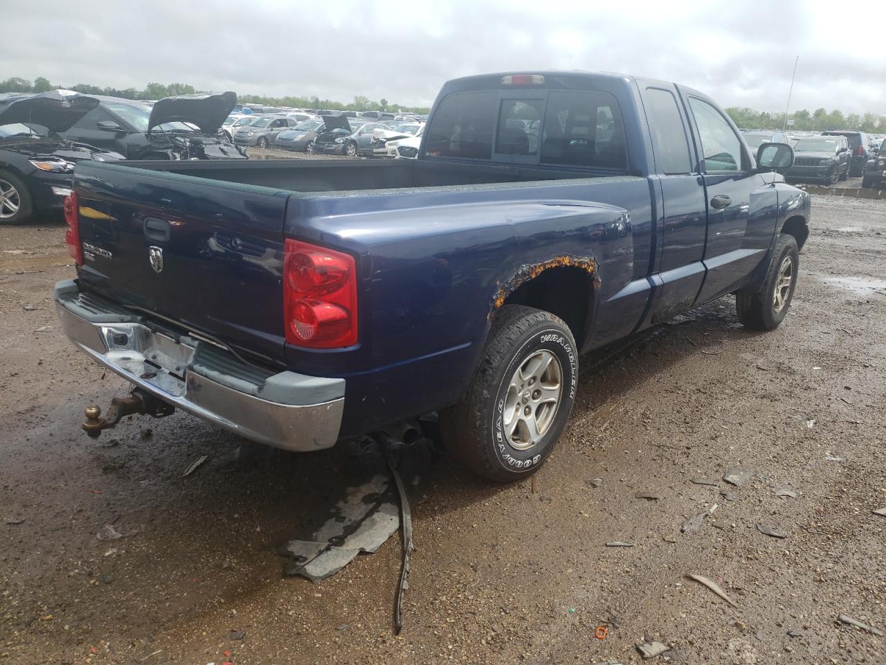 Lot #2895532404 2005 DODGE DAKOTA SLT