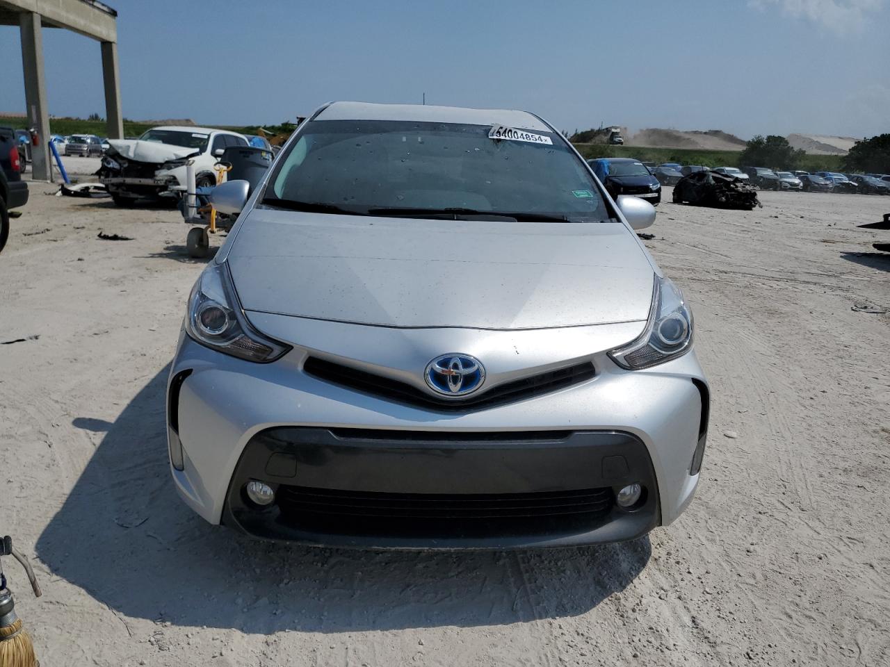 JTDZN3EU8GJ045830 2016 Toyota Prius V