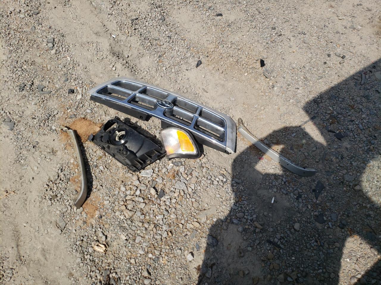 JF1SF6551XH740947 1999 Subaru Forester S