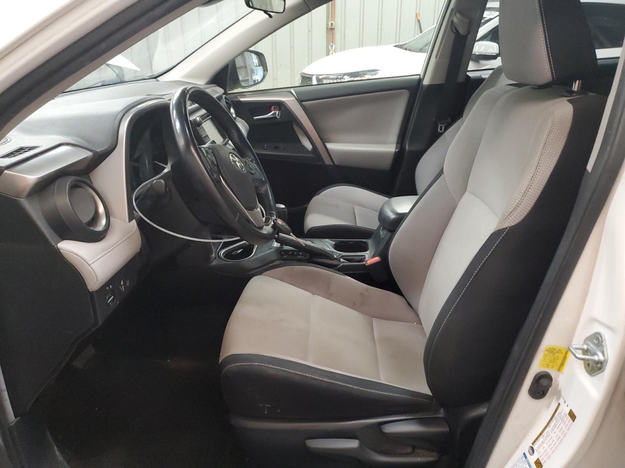 JTMRFREV8HD204774 2017 Toyota Rav4 Xle