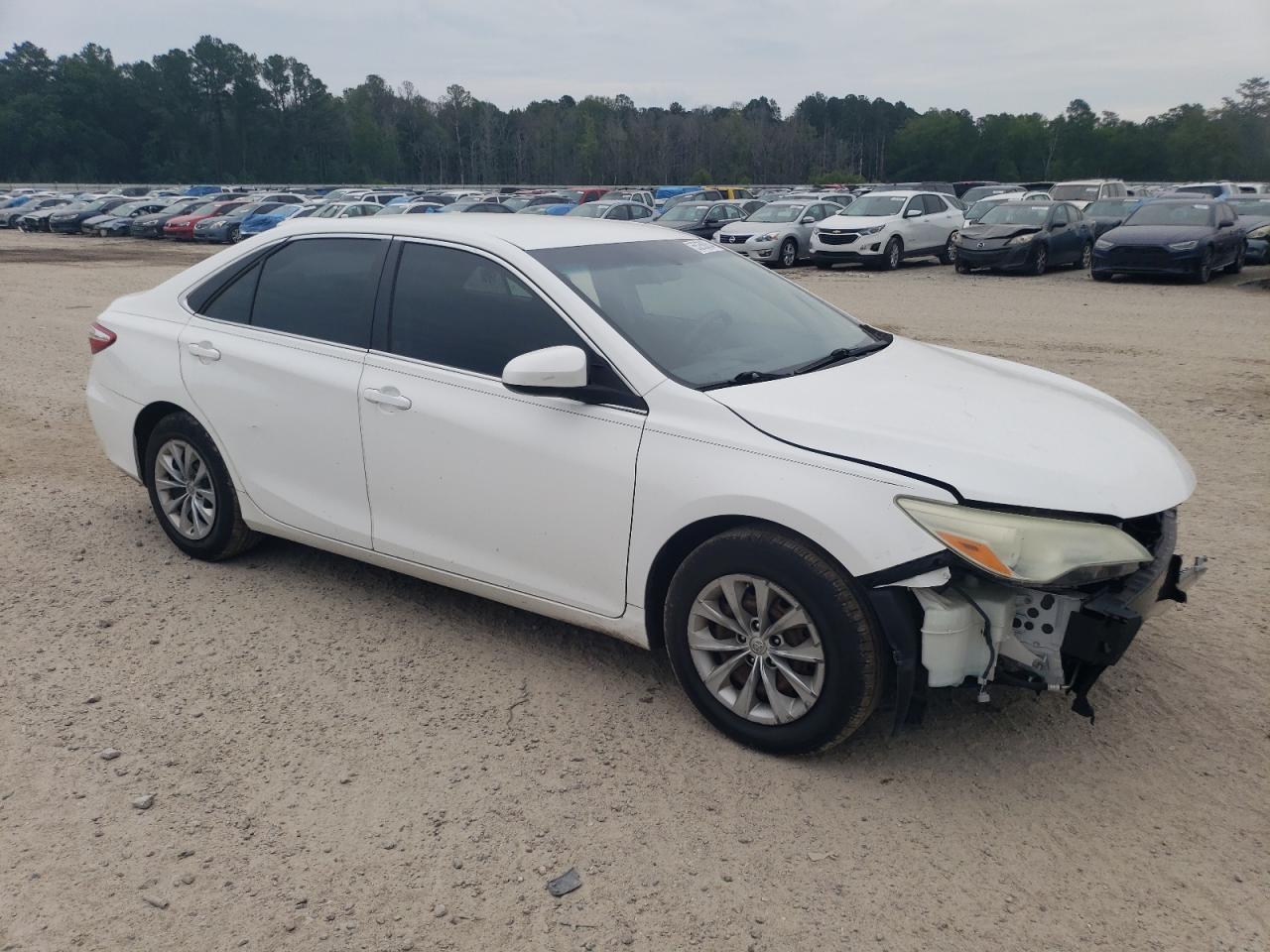 2016 Toyota Camry Le vin: 4T1BF1FKXGU156406