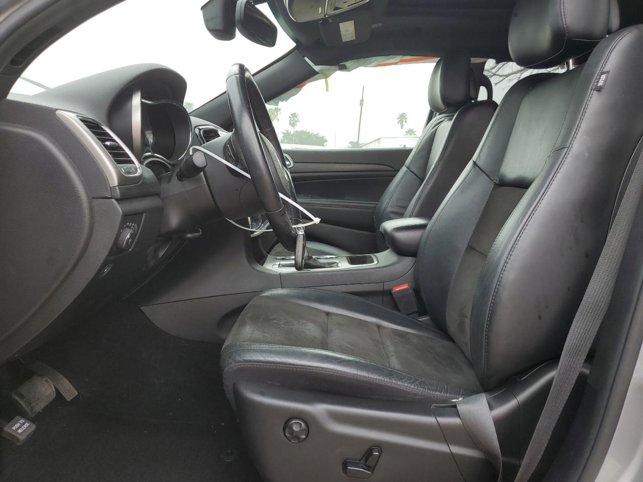 1C4RJEAG1LC392244 2020 Jeep Grand Cherokee Laredo