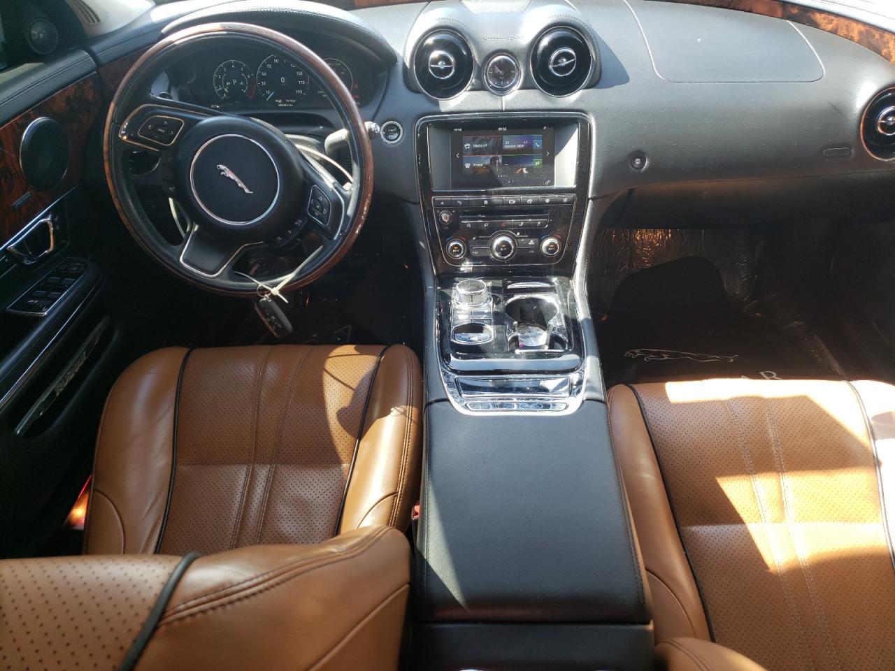 SAJWA1C73H8W04453 2017 Jaguar Xj