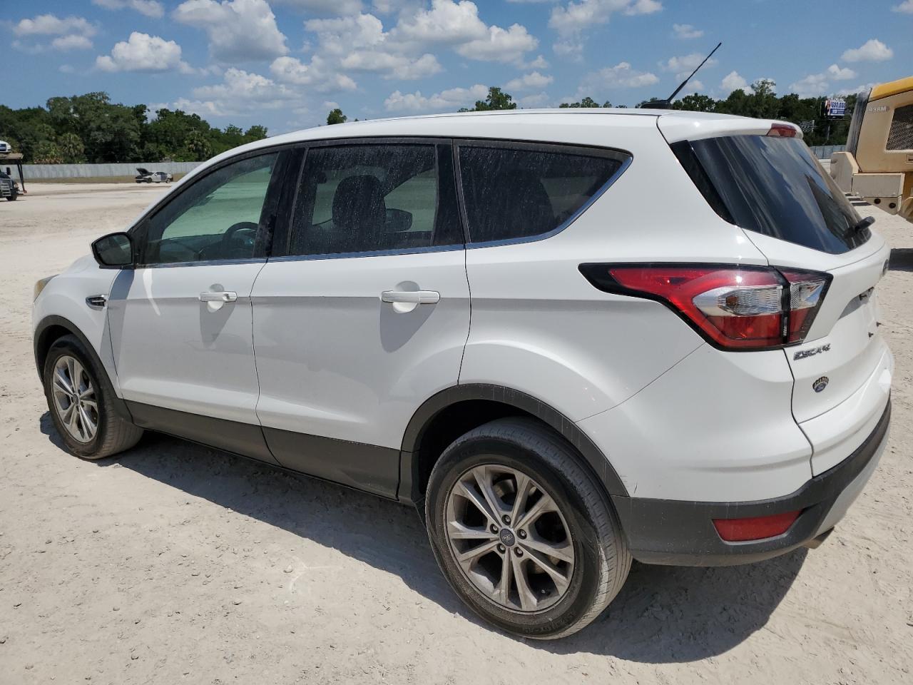 1FMCU0GD1HUC60286 2017 Ford Escape Se