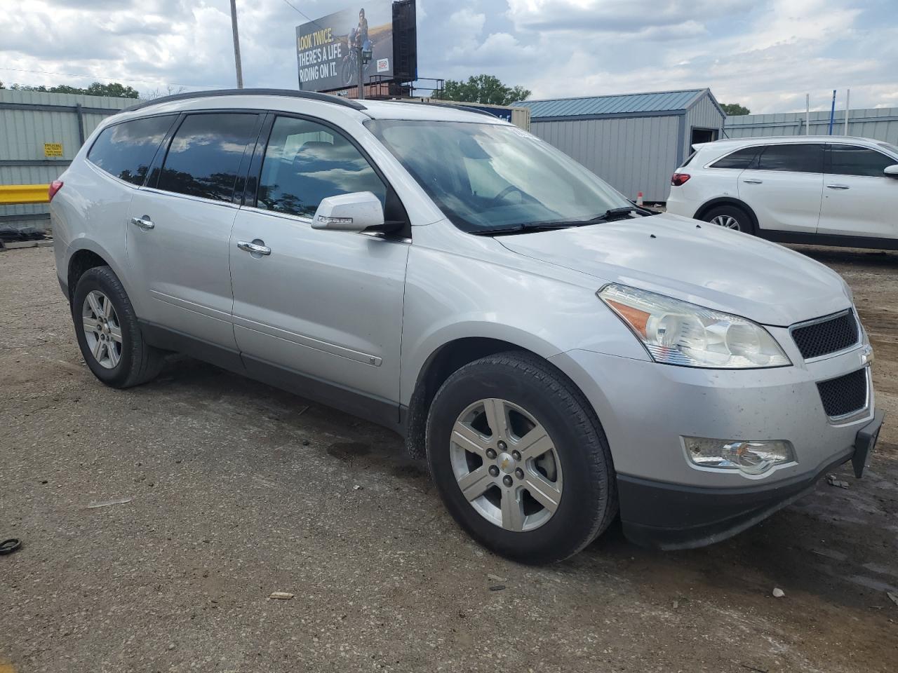 1GNLRGED9AS122585 2010 Chevrolet Traverse Lt