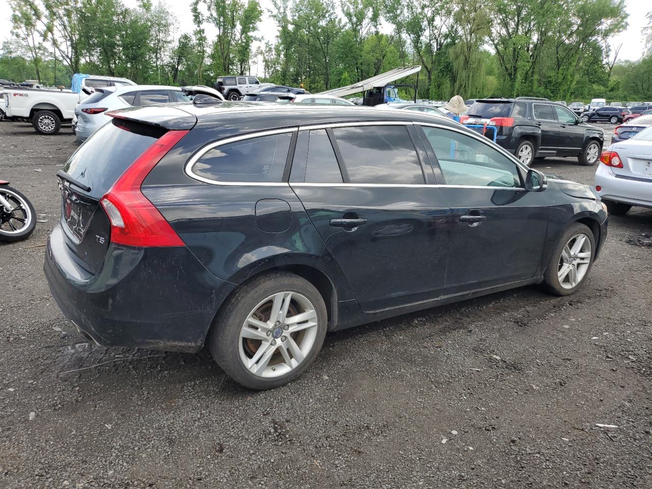 2015 Volvo V60 Premier vin: YV140MEBXF1207625