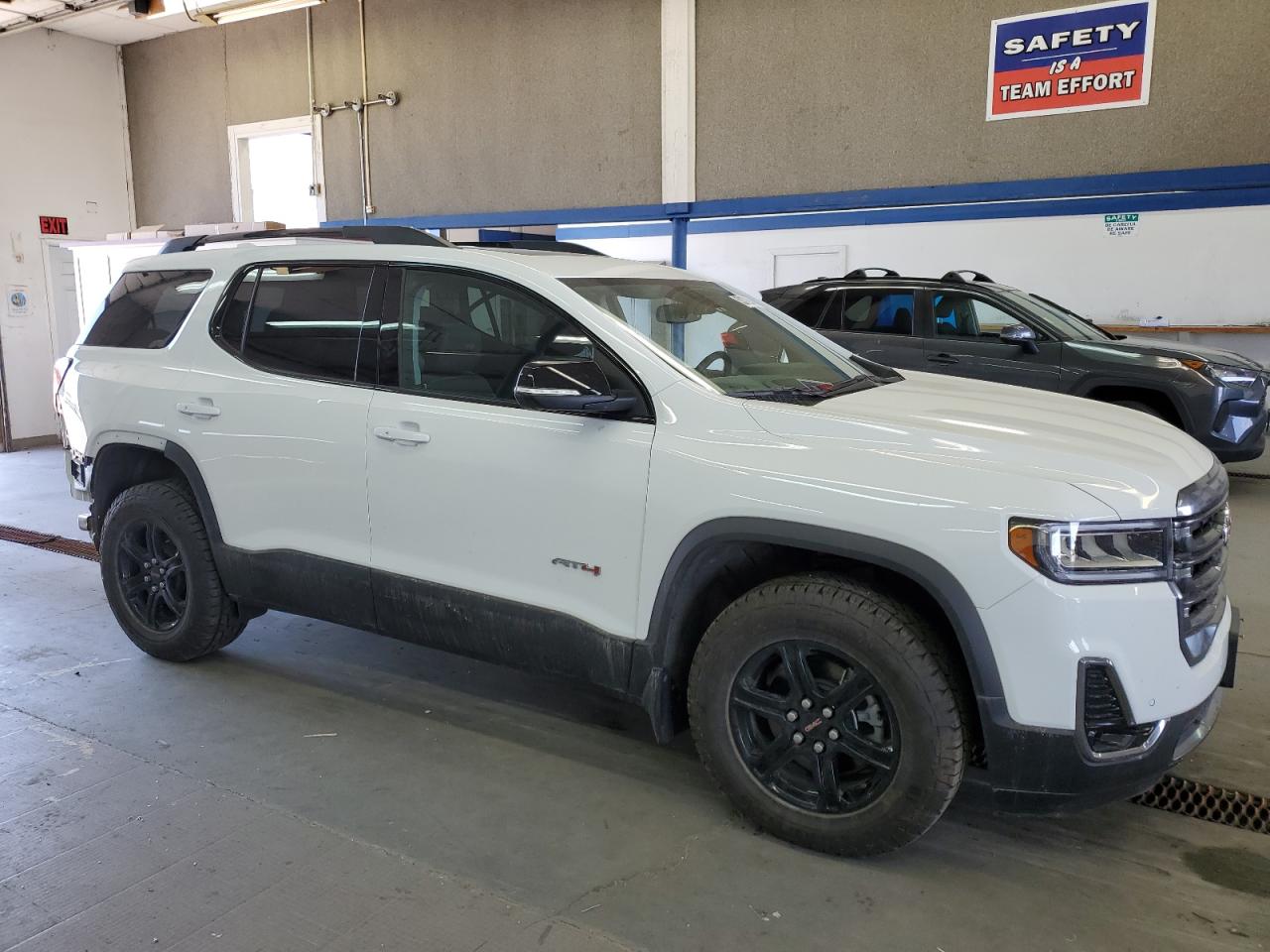 1GKKNLLS2PZ183839 2023 GMC Acadia At4