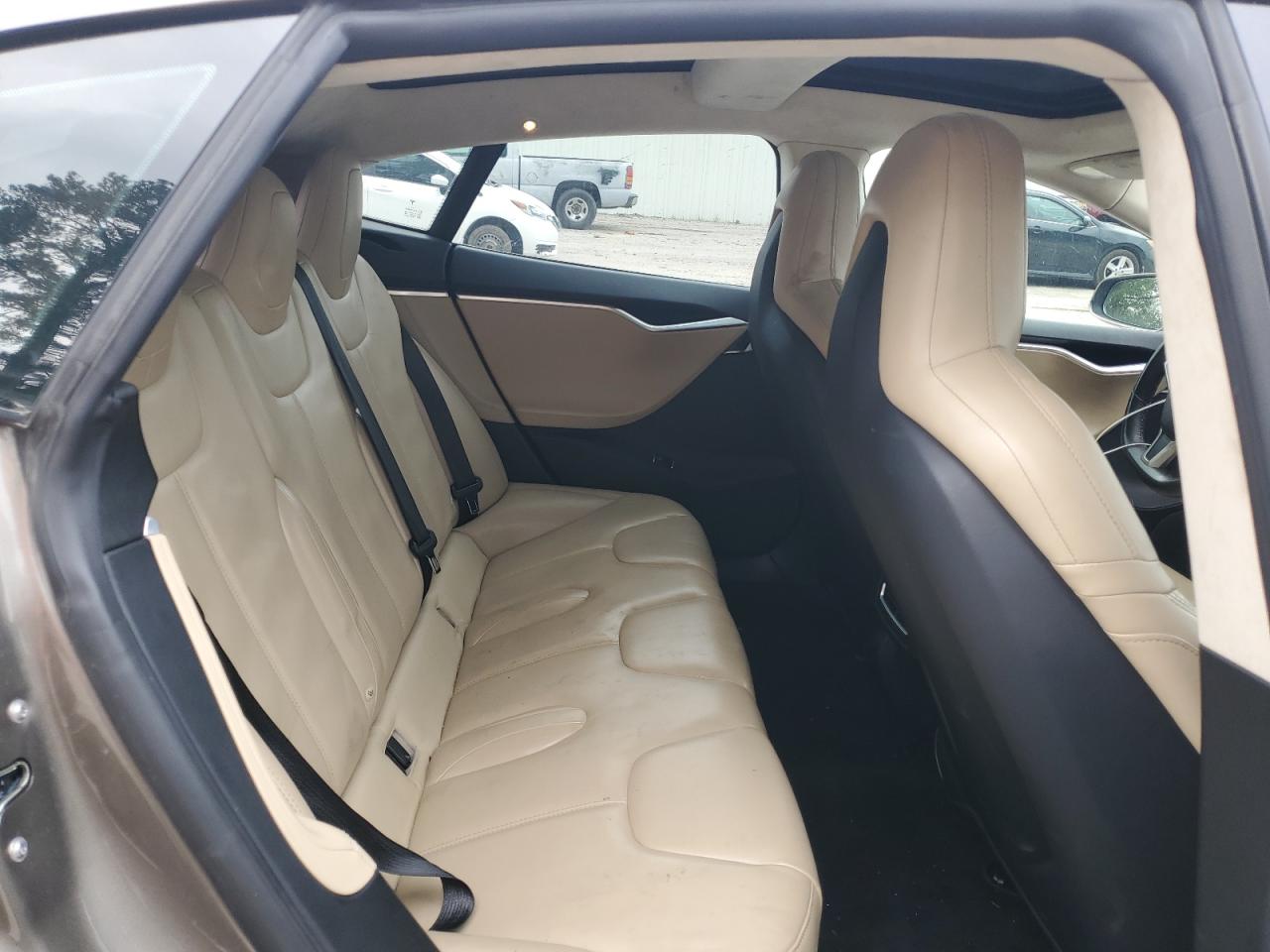 5YJSA1E19GF135633 2016 Tesla Model S