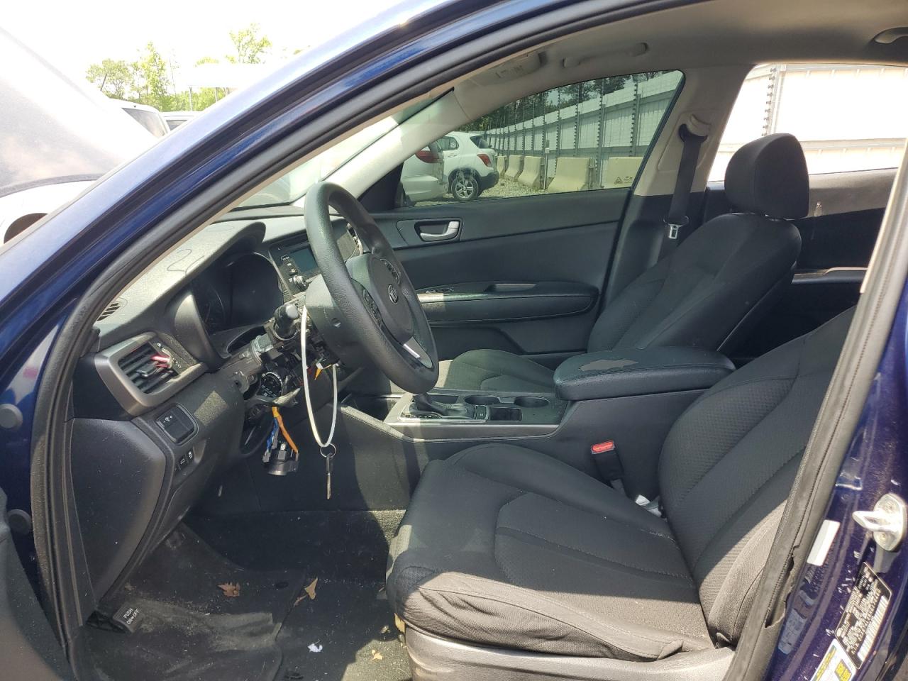 5XXGT4L38HG170460 2017 Kia Optima Lx