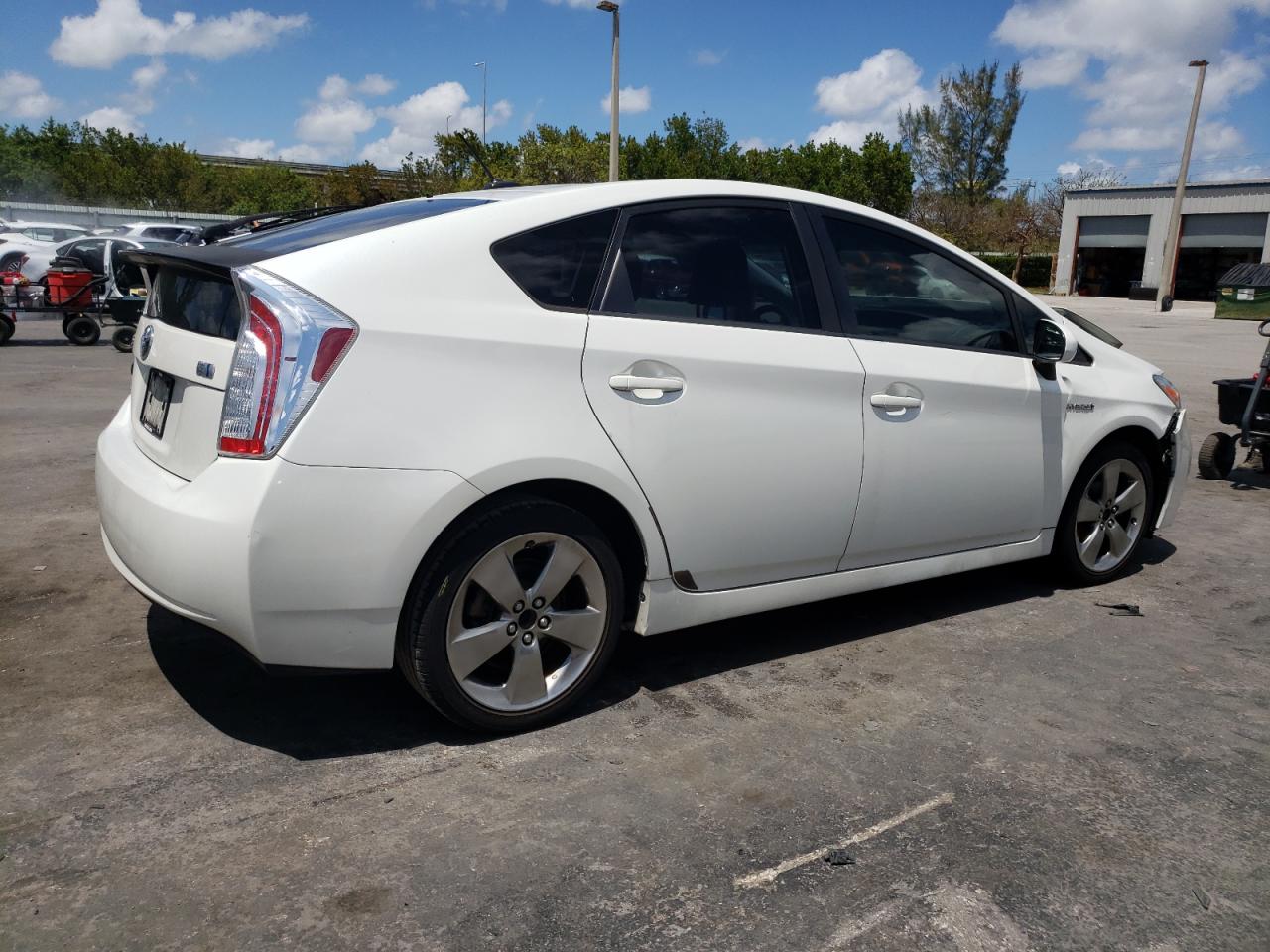 JTDKN3DUXD1671085 2013 Toyota Prius