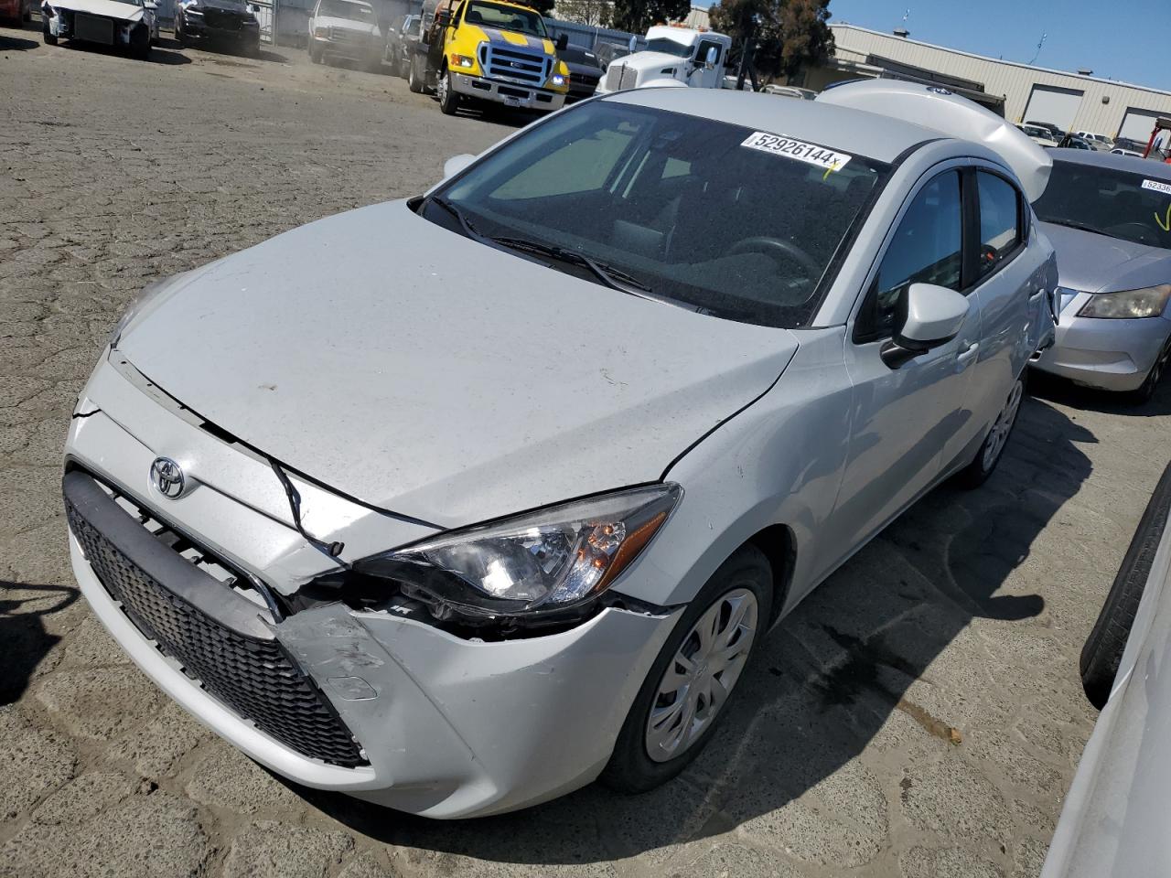 3MYDLBYV1KY510145 2019 Toyota Yaris L