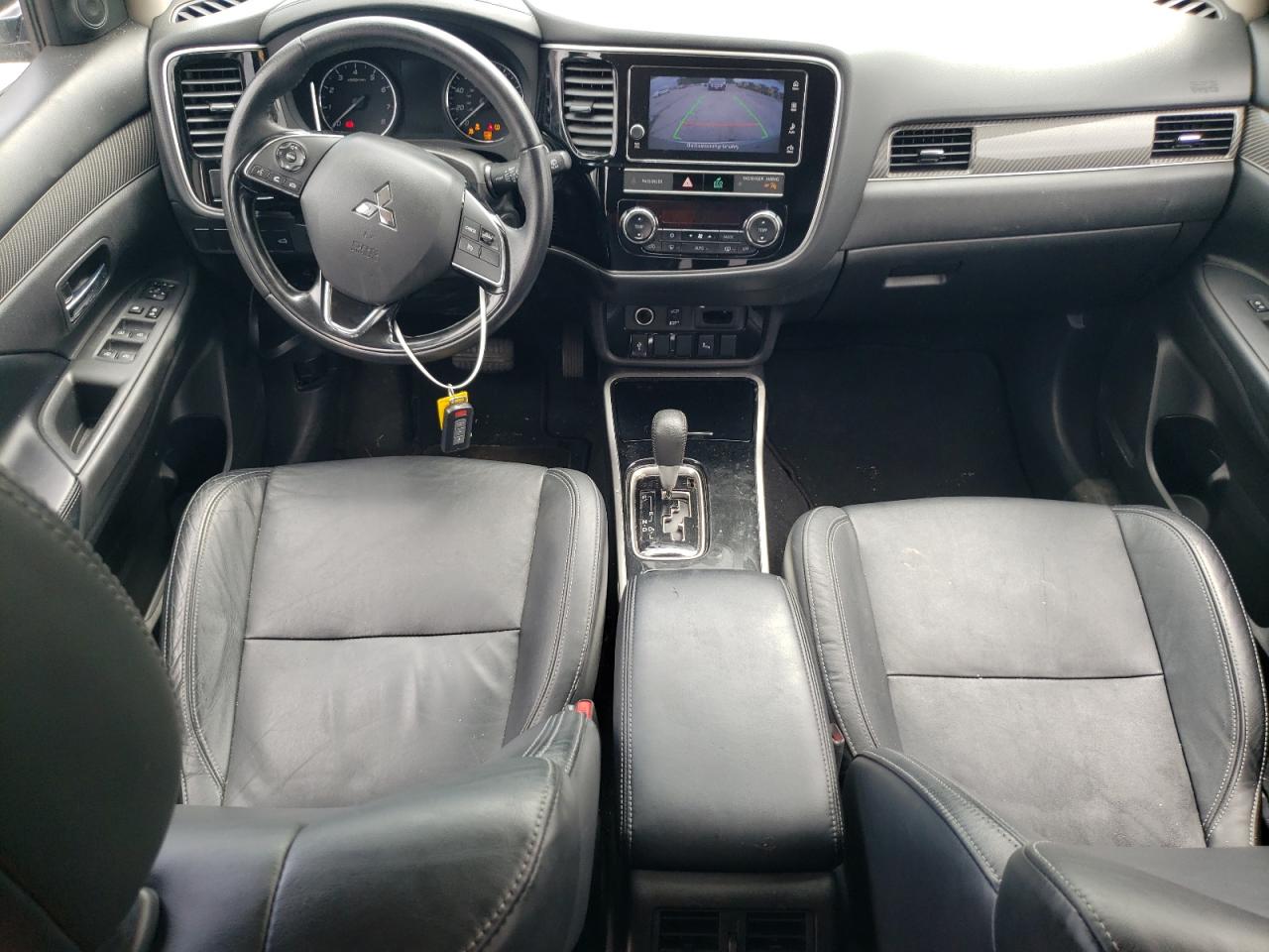 JA4AD3A34KJ001100 2019 Mitsubishi Outlander Se