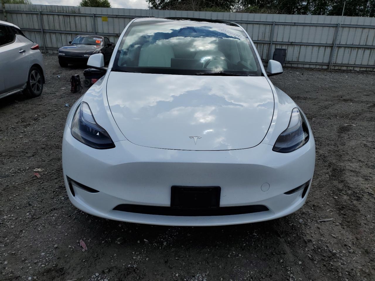 7SAYGAEE2PF827005 2023 Tesla Model Y