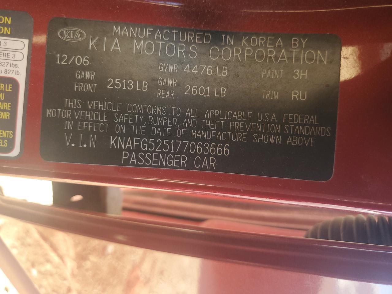 KNAFG525177063666 2007 Kia Rondo Base